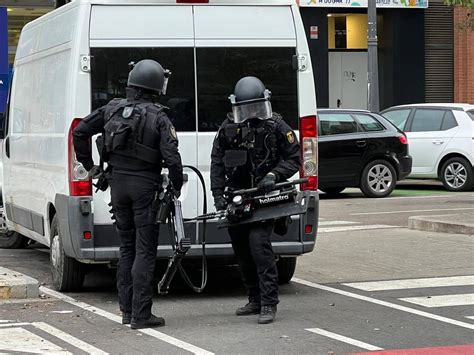 hombre atrincherado en benimaclet|Rescatan al hombre atrincherado en una vivienda en Benimaclet.